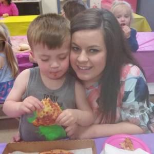 Meet your Posher, Leslie kate